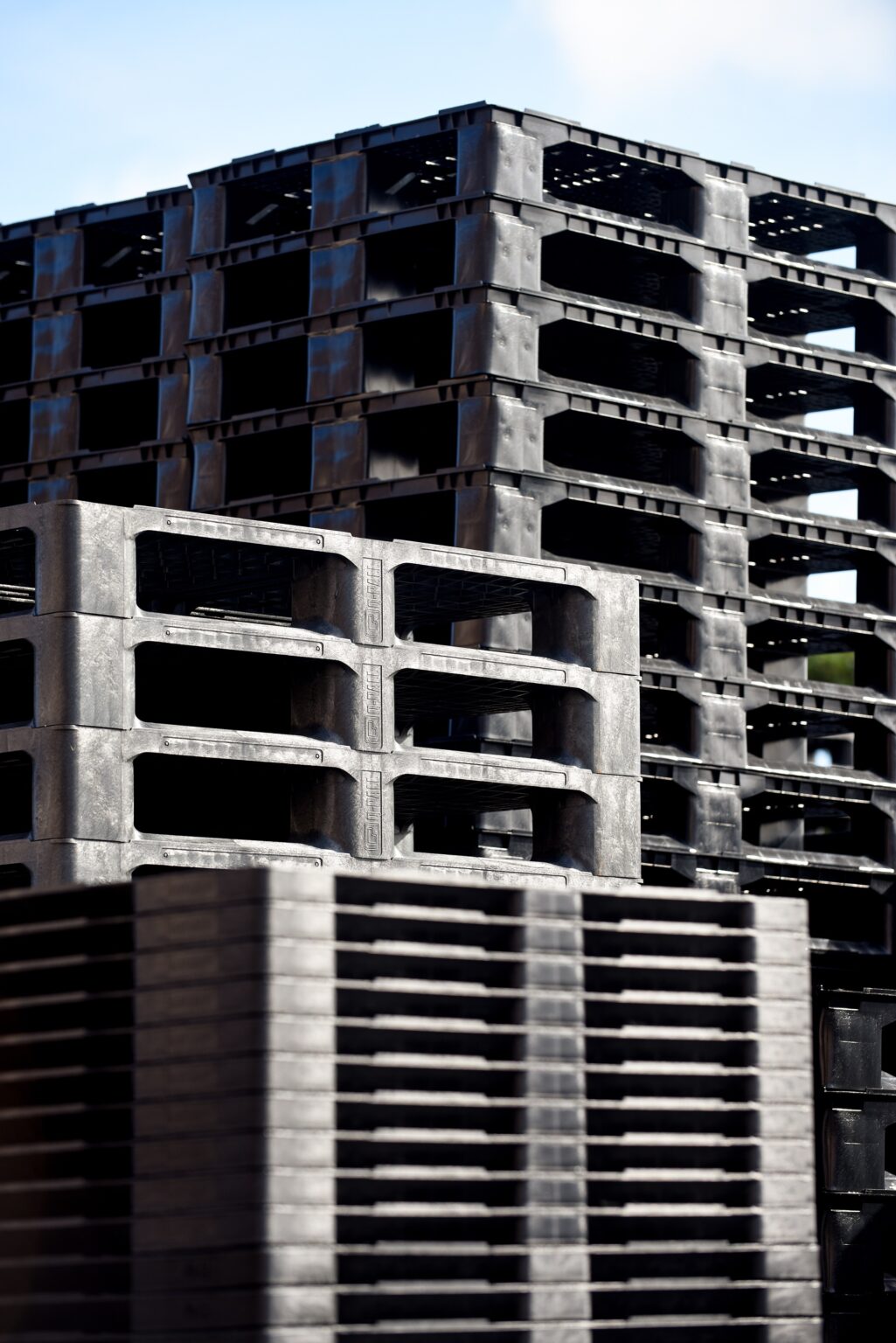 Plastic Pallets & Boxes Rental or Purchase? AMHSA